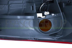 FANALE POSTERIORE DESTRO ESTERNO CON PORTA LAMPADA-LED